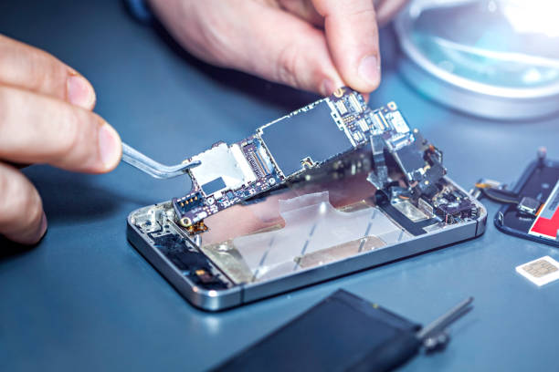 Professional Smartphone Repair Technician